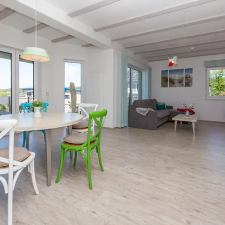 Suedstrand Mit Terrasse, Kamin Und Sauna *